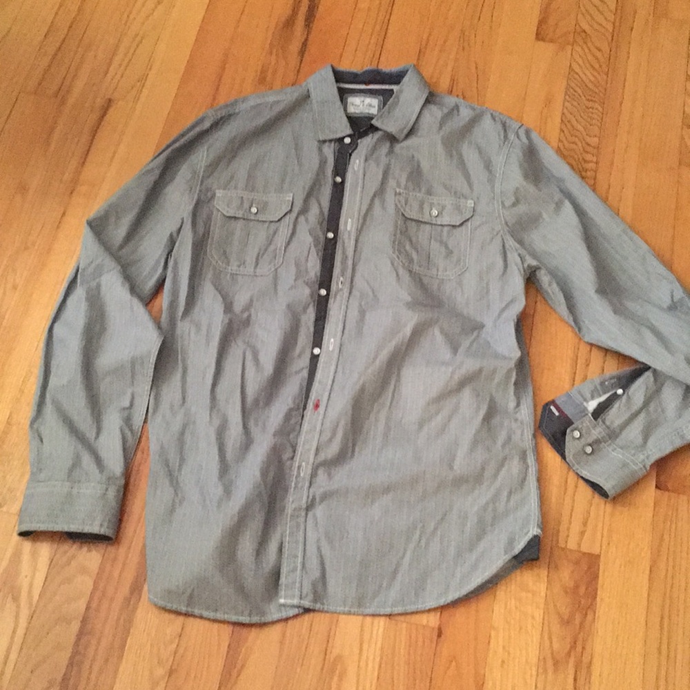 Men’s shirt sz xl